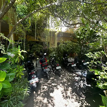 Sari Buana Bed & Breakfast