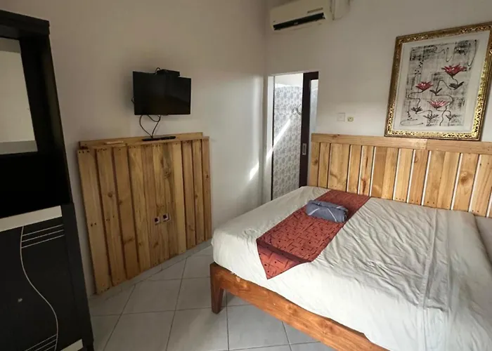 Sari Buana Guest house 2*